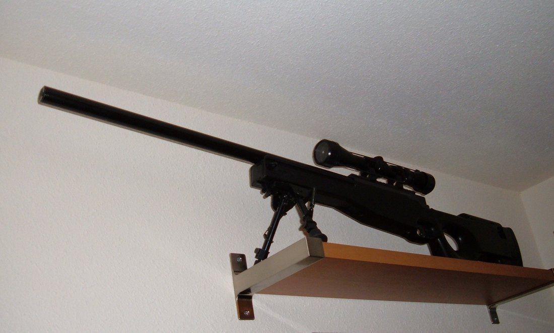 L96-style spring airsoft replica example.